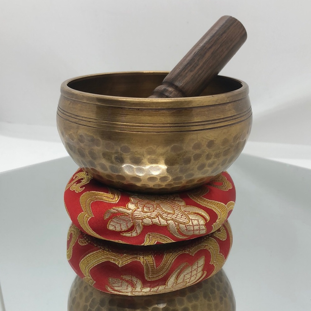 Singing Bowl with Cushion